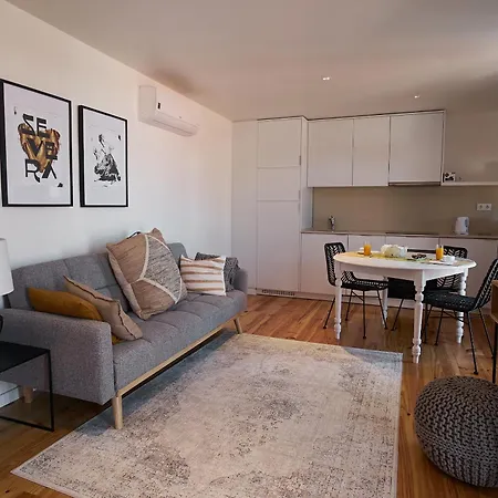 Try Mouraria * Lisboa