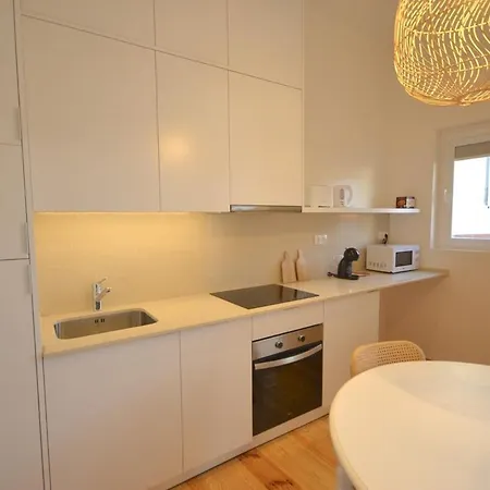 Try Mouraria Апартаменти *