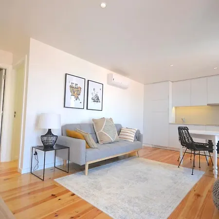 Try Mouraria Апартаменти