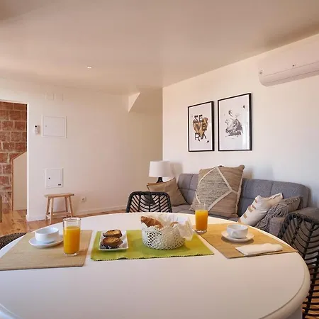 Апартаменти Try Mouraria *